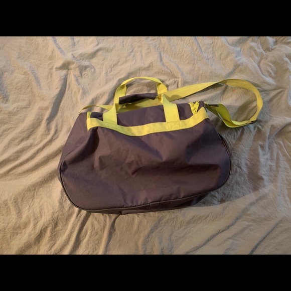 Adidas gym bag - Picture 2 of 3